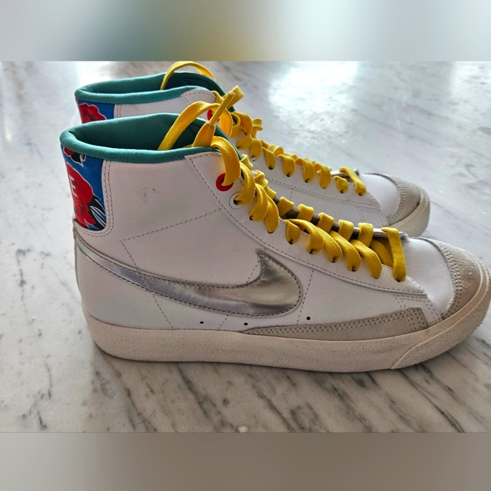 Nike Blazer Mid '77  Big Kids' Shoes‎ White-Metallic Silver Sz 5.5Y
